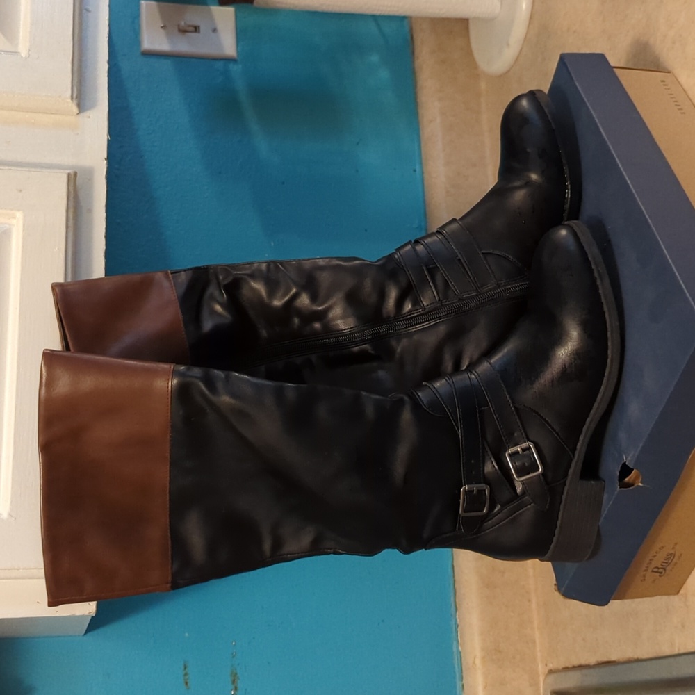 G.H Bass & Co. Boots Size 7.5